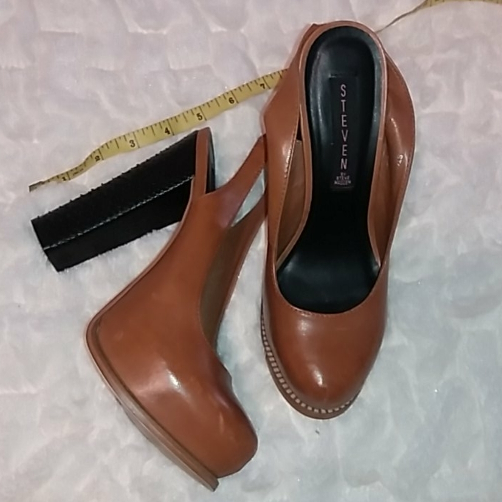 Steven Madden heel